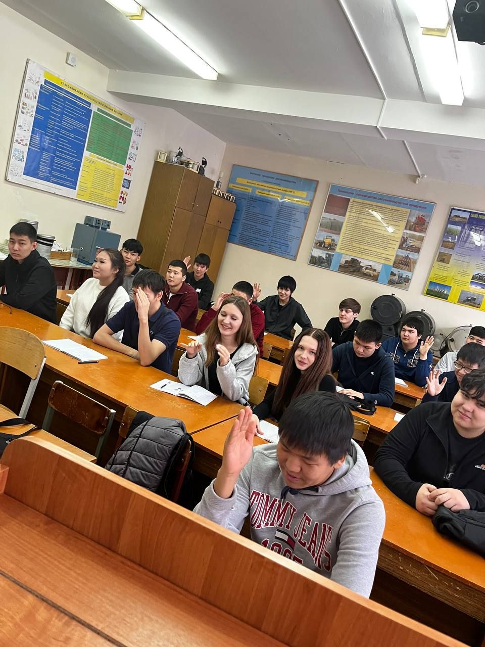 Воркшоп (workshop) — это мероприятие , проведенное в рамках празднования Дня науки в колледже профессионального образования. 