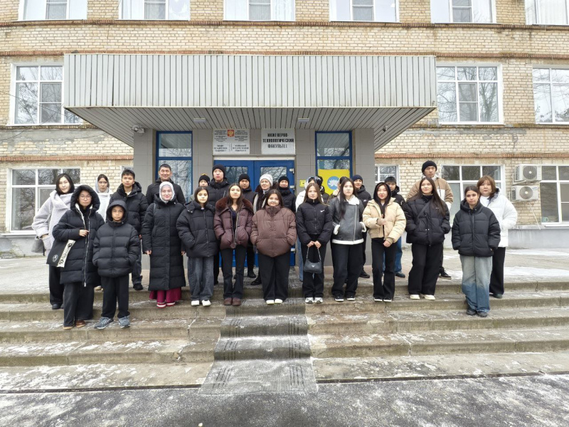 В КалмГУ прошла профориентационная экскурсия для школьников Ики-Бурульского и Яшкульского районов