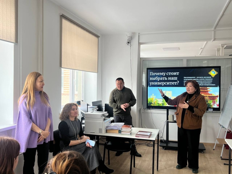 Серия встреч с выпускниками колледжей продолжается