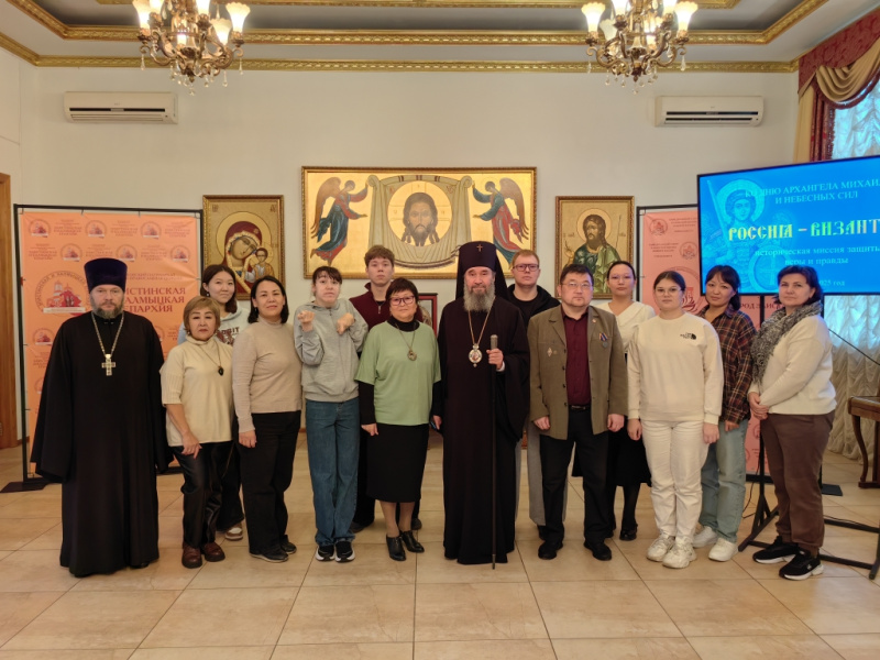 Студенты КалмГУ узнали о роли предков-ойратов в истории великих империй