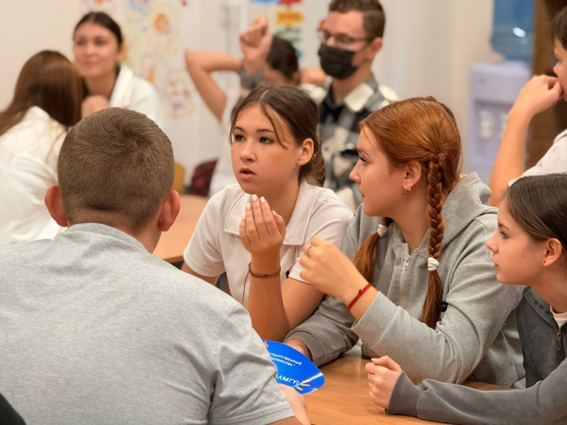 Представители КалмГУ провели «Классные встречи» с учащимися Яшалтинского района