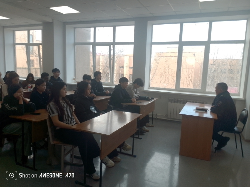 Профессия с характером: студенты колледжа встретились с сотрудником МВД