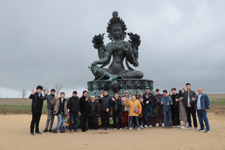 Студенты экономического факультета выступили экскурсоводами в рамках проекта по созданию инклюзивного туристического маршрута в Элисте