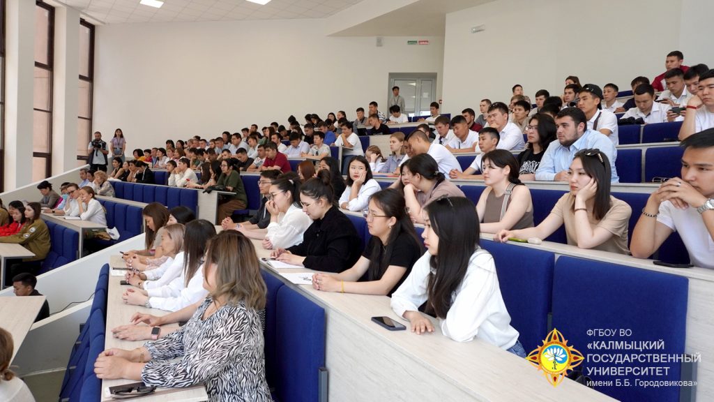 Порядка трехсот студентов вуза  смогли пообщаться с кадровыми партнерами университета